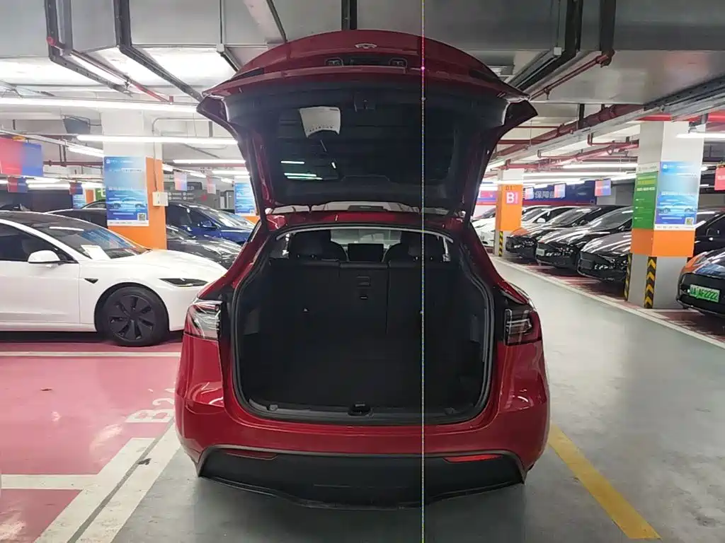 Tesla Model Y — миниатюра 19