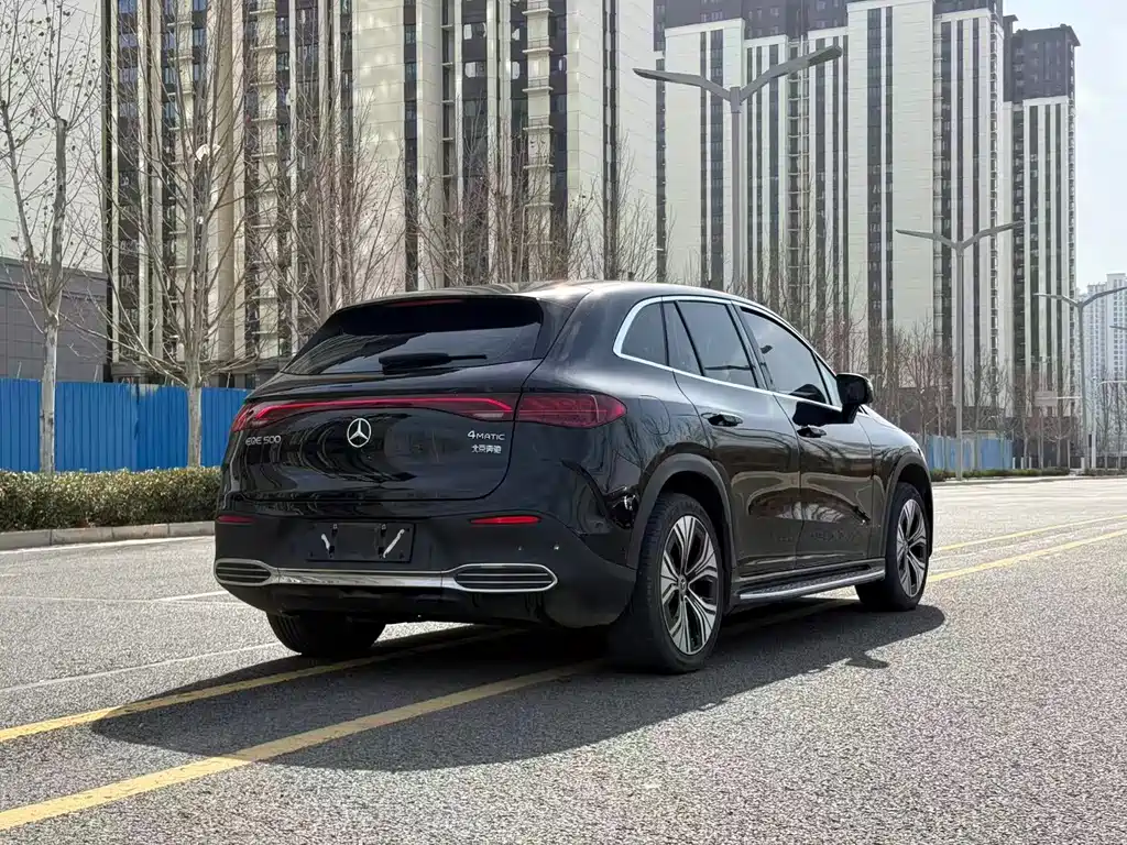 MERCEDES-BENZ EQE SUV