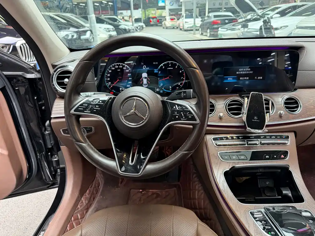 Mercedes-Benz E-Class — миниатюра 13