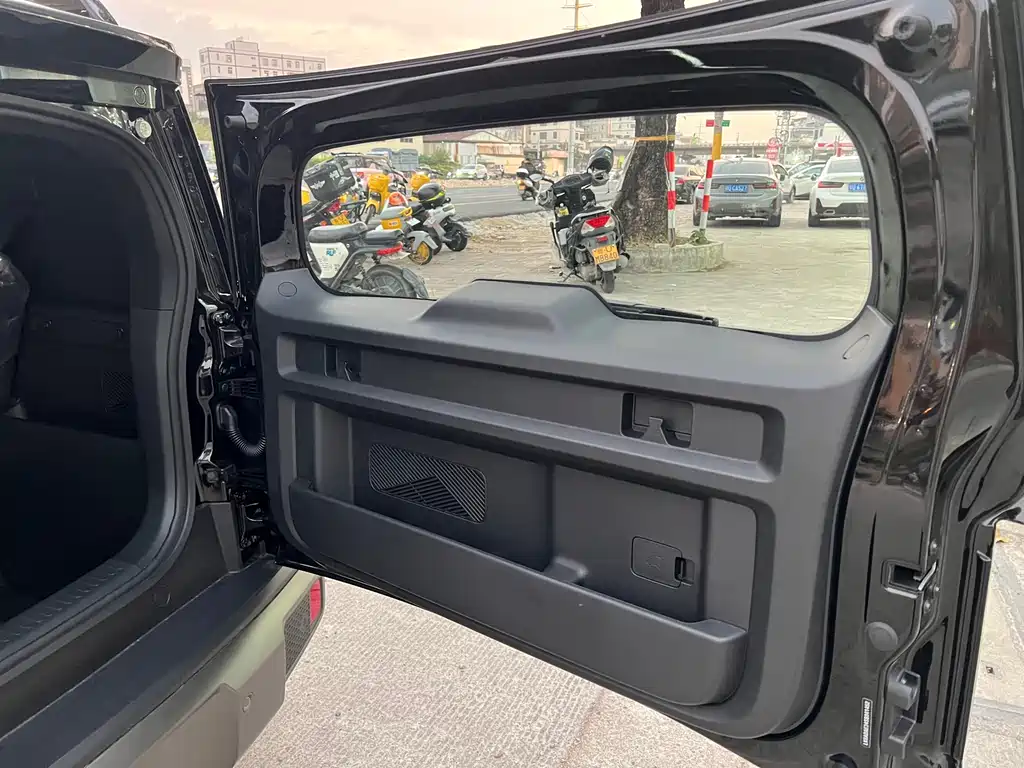 BAOJUN YUE ALSO PLUS