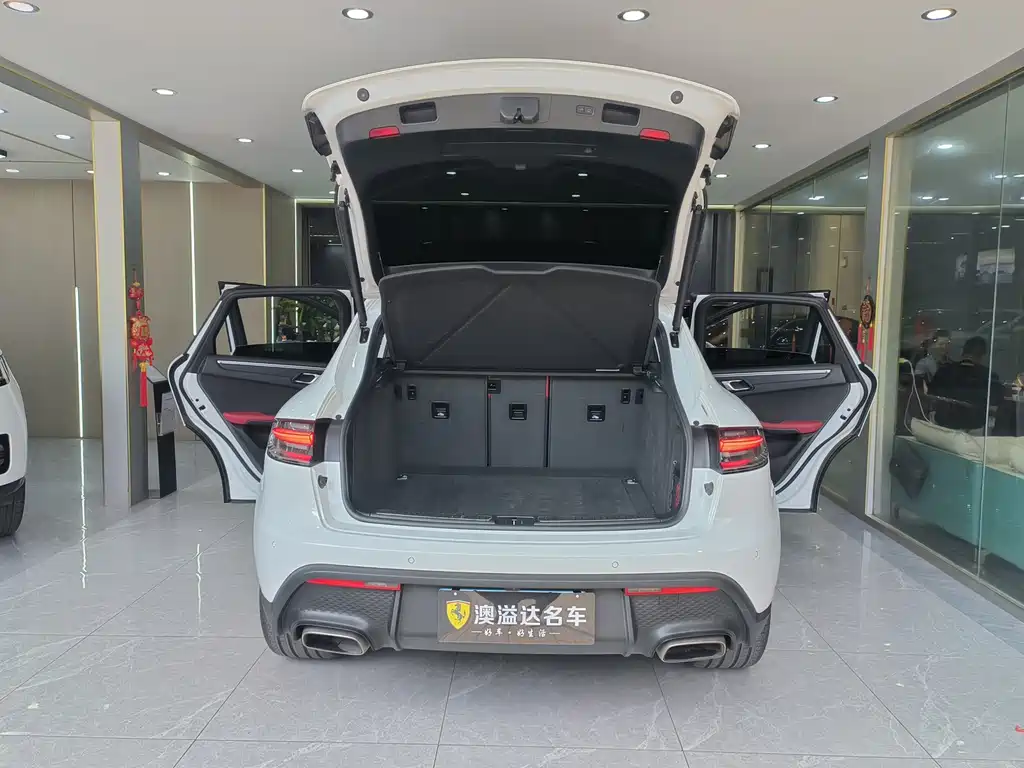 Porsche Macan — миниатюра 20
