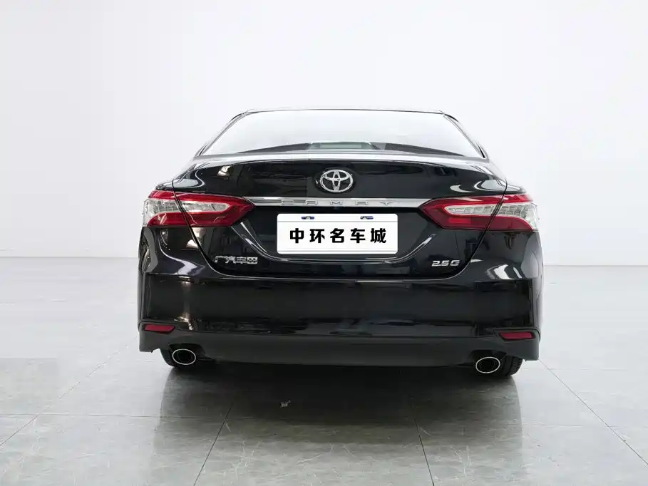Toyota Camry — миниатюра 18