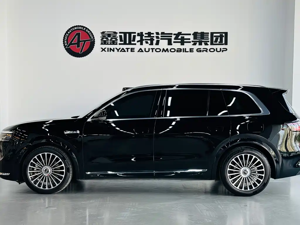 AITO ASK THE WORLD M8