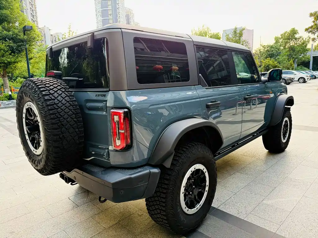 Ford Bronco — миниатюра 6