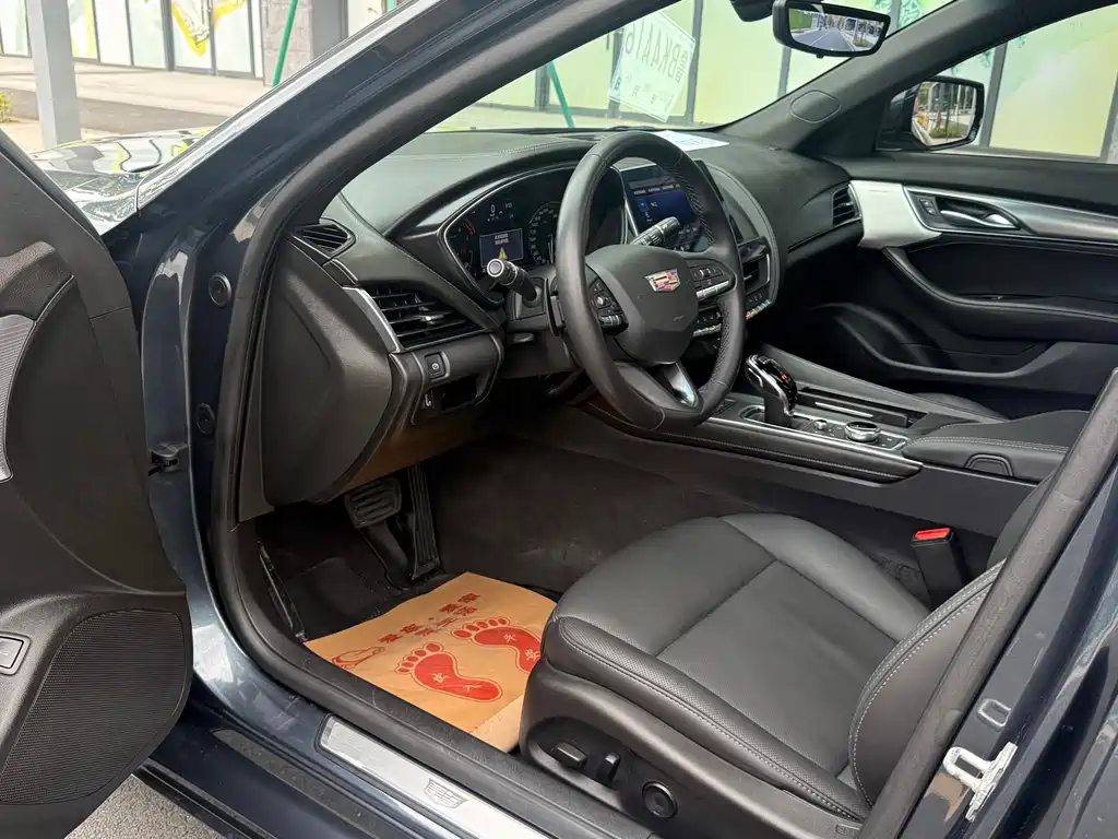 Cadillac CT5 — миниатюра 8
