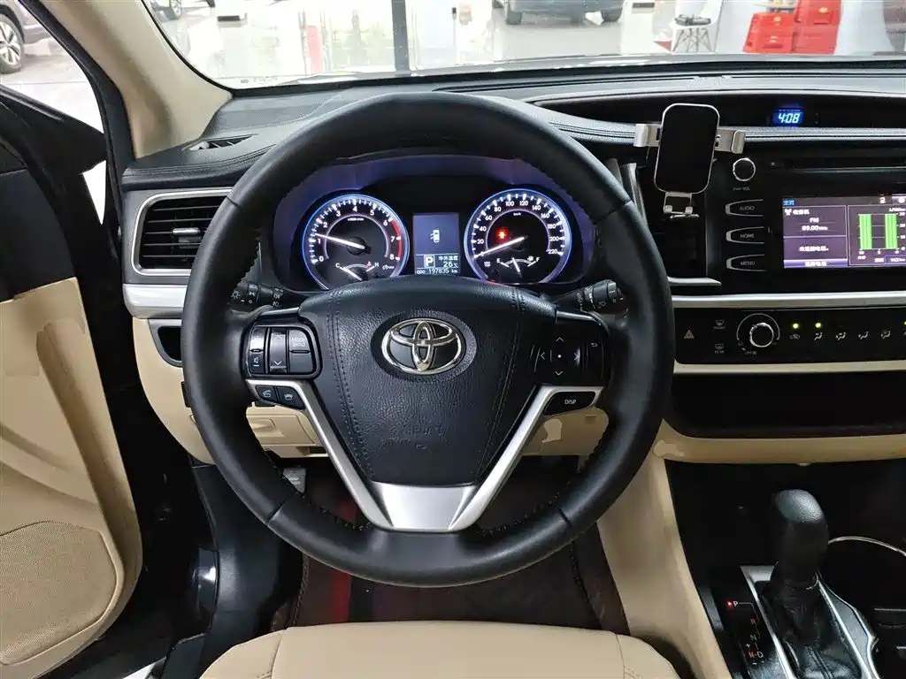 Toyota Highlander 2017 2.0T Elite 7 мест