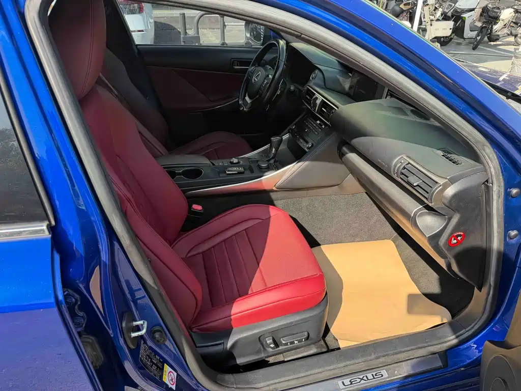 Lexus IS — миниатюра 10