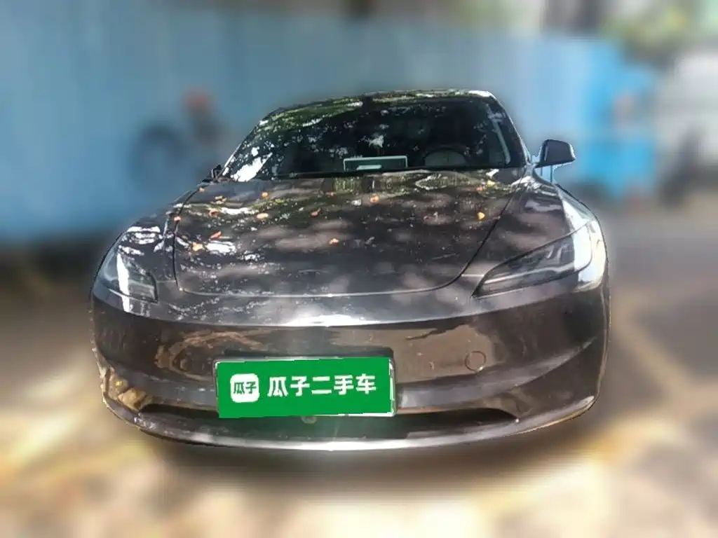 Tesla Model 3 — миниатюра 2