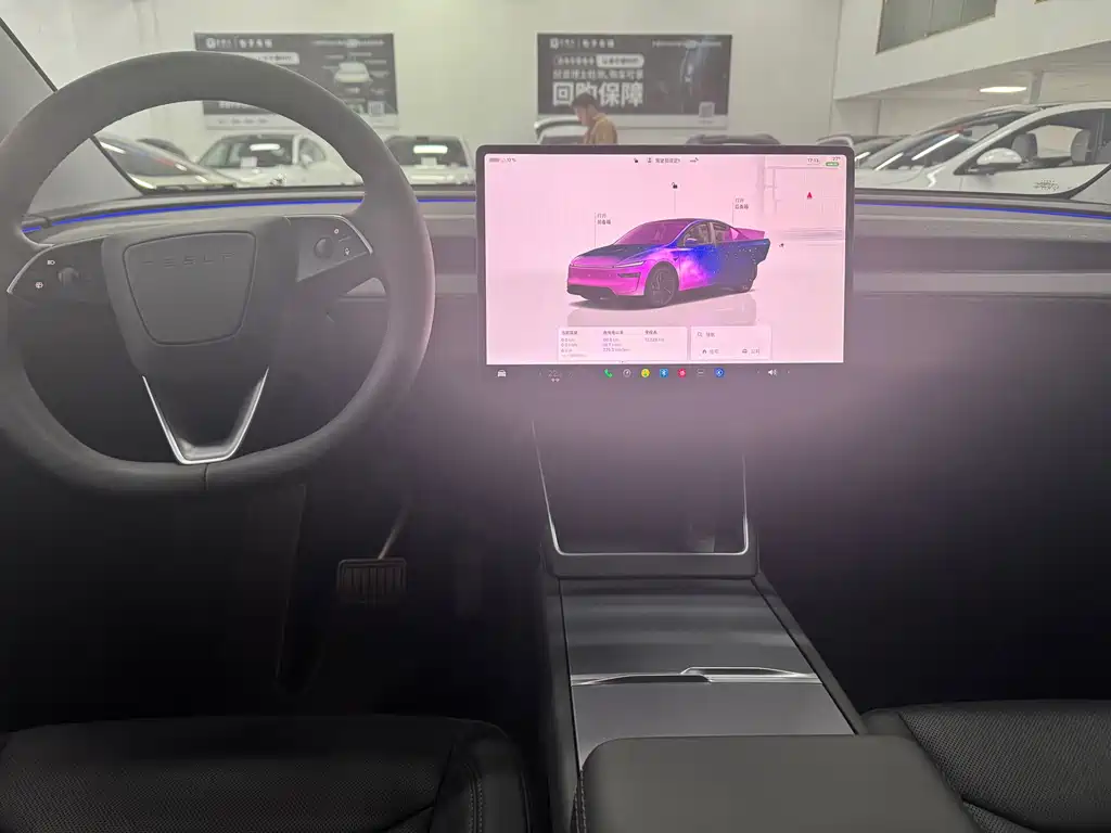 Tesla Model Y — миниатюра 8
