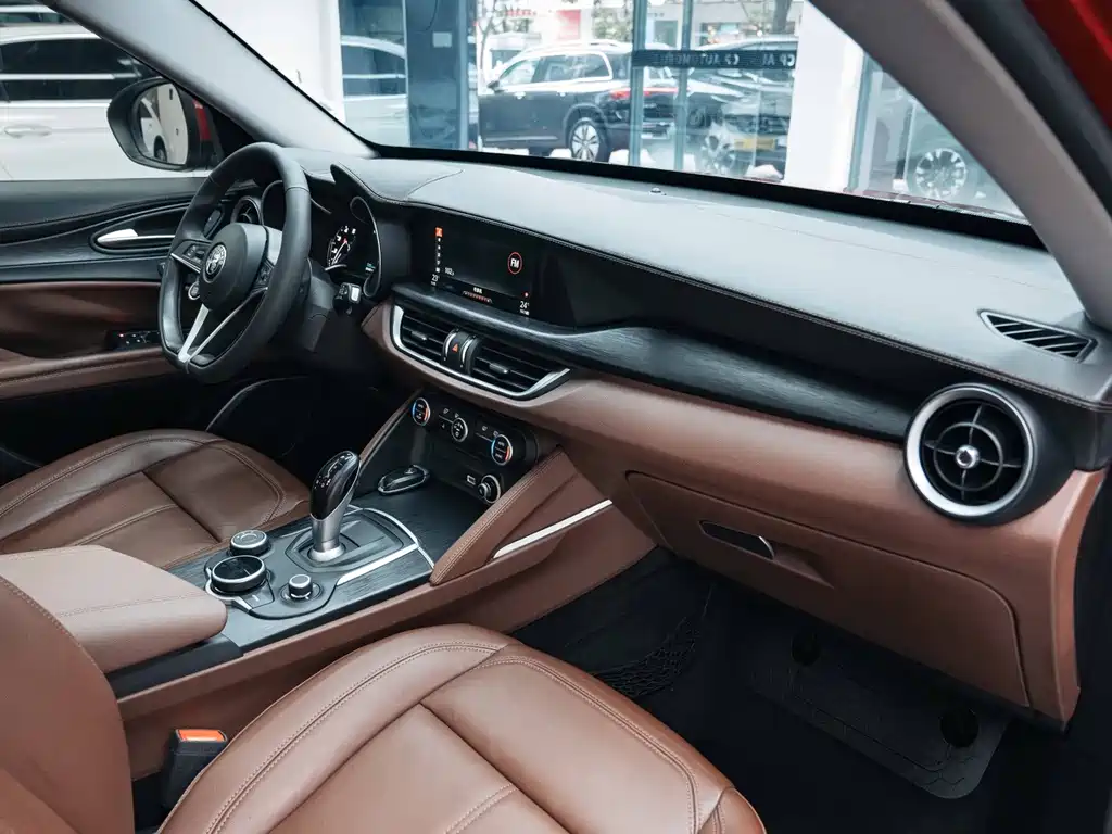 Alfa Romeo Stelvio — миниатюра 18