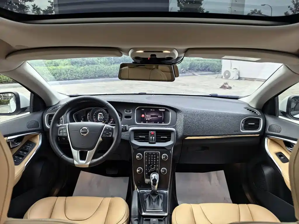 Volvo V40 — миниатюра 13