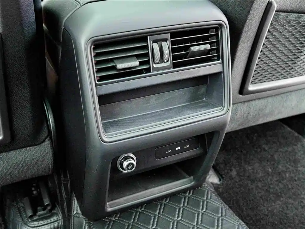 Porsche Cayenne — миниатюра 21