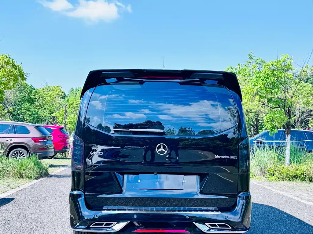Mercedes-Benz Vito 2024 2.0T Elite 7 мест