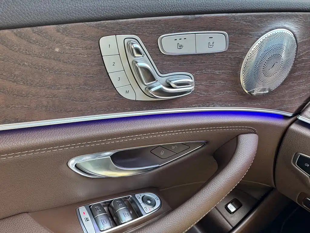 MERCEDES-BENZ E CLASS