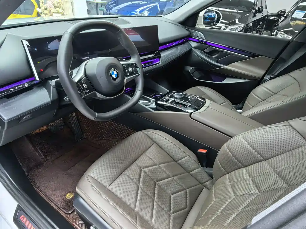 BMW 5 Series — миниатюра 7