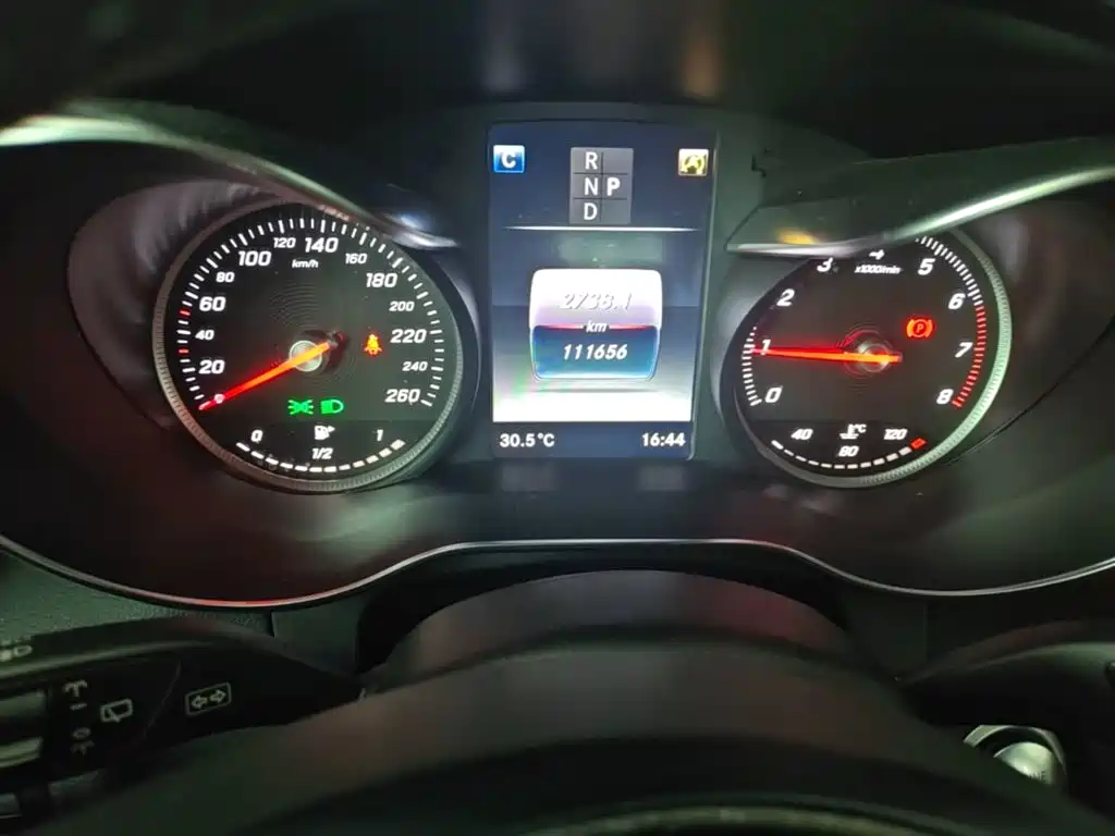 Mercedes-Benz GLC — миниатюра 12