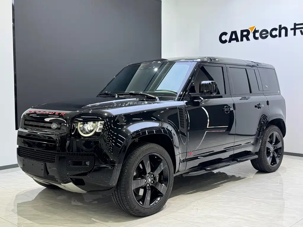 Land Rover Defender 2024