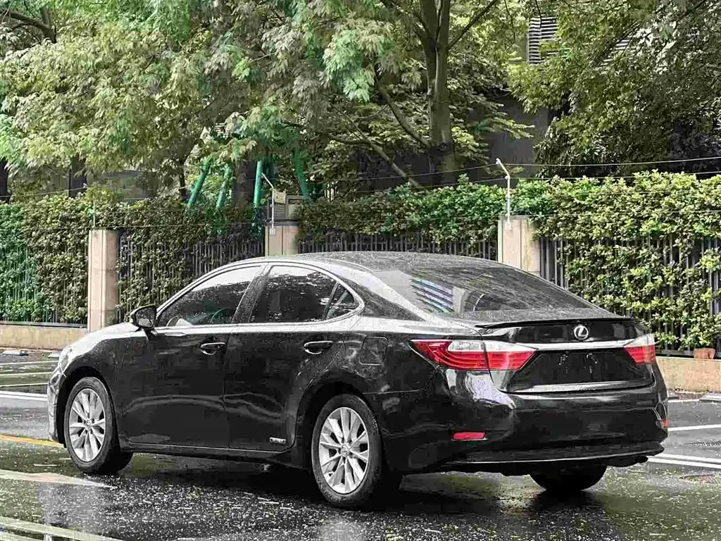 Lexus ES 2014 300h Elite