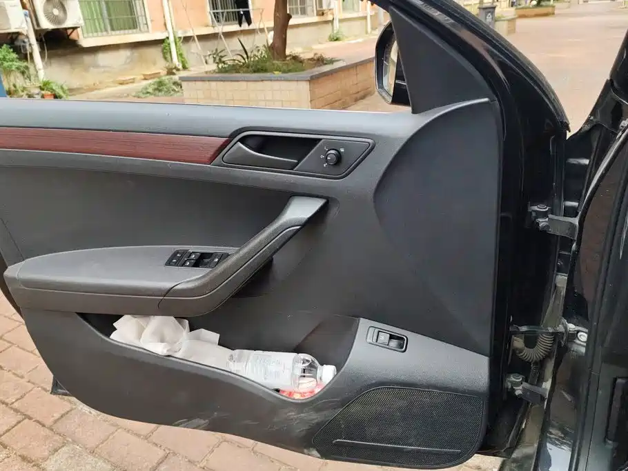 Volkswagen Jetta — миниатюра 7