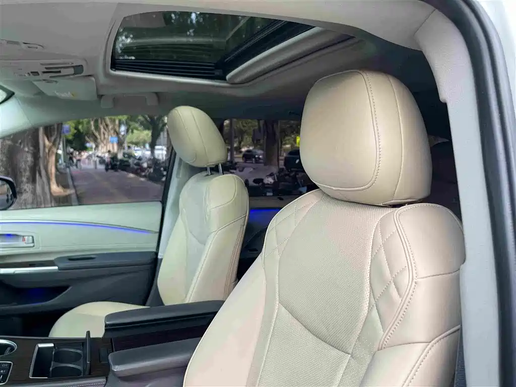 Toyota Sienna — миниатюра 10