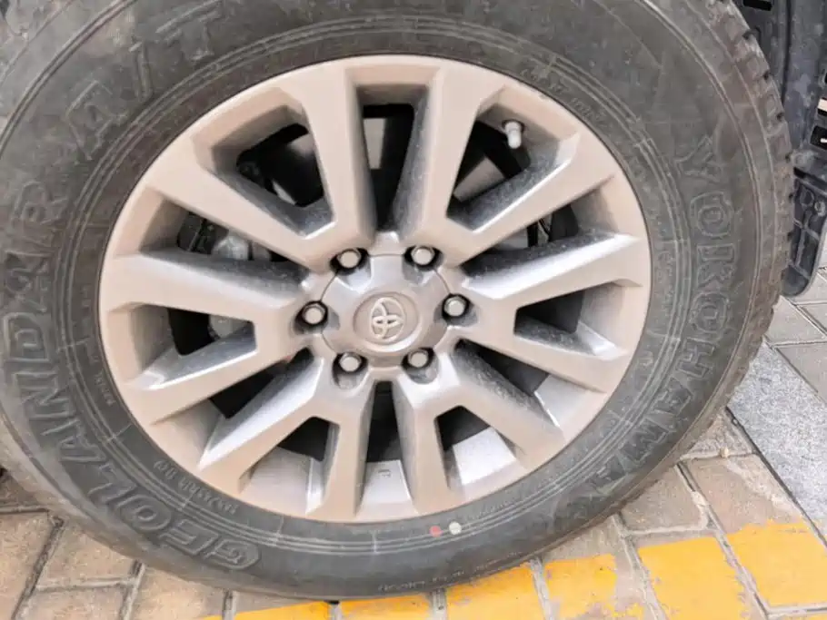 Toyota Prado (Import) — миниатюра 6