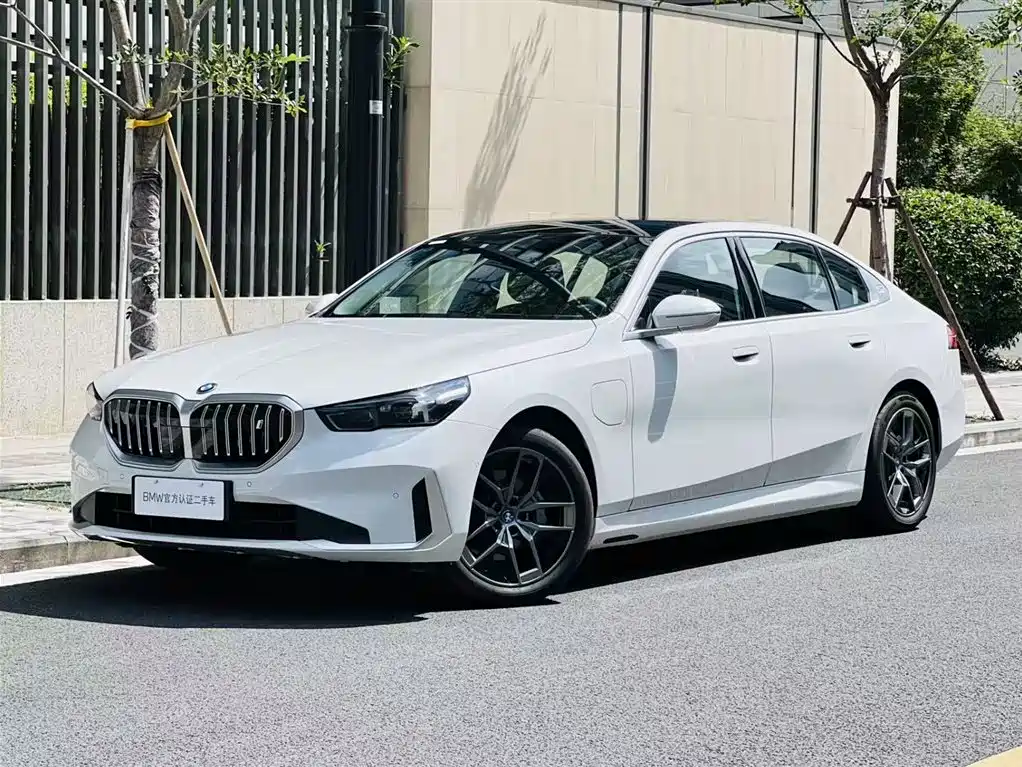 BMW I5