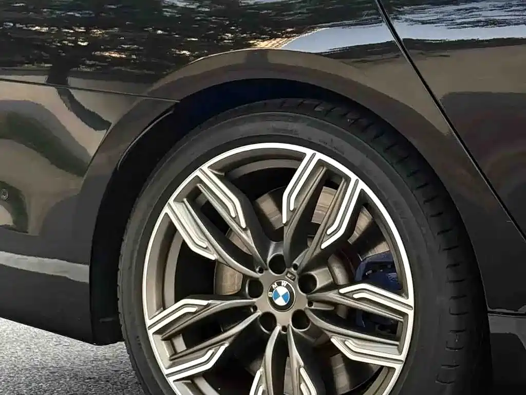 BMW 7 Series — миниатюра 5