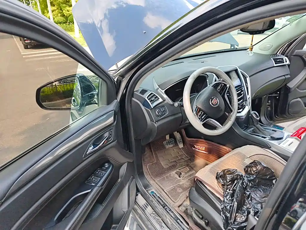 Cadillac SRX — миниатюра 12