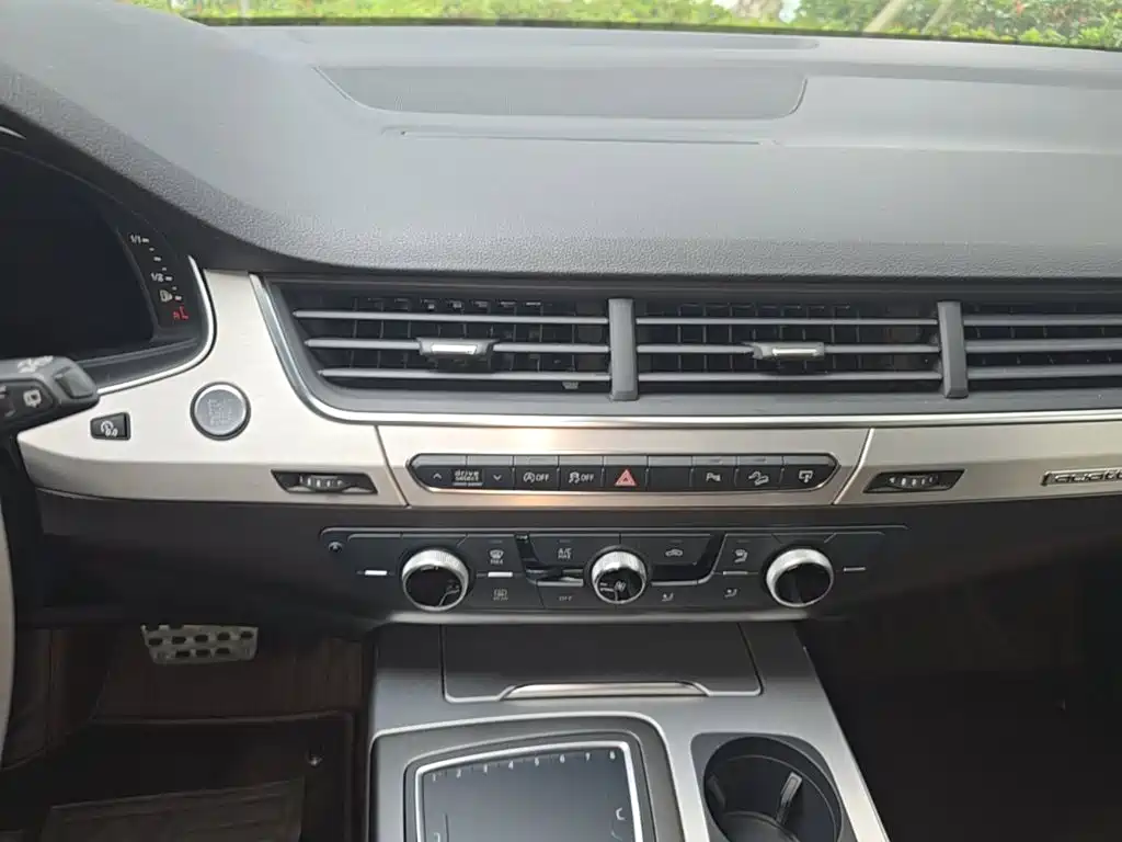 Audi Q7 — миниатюра 13