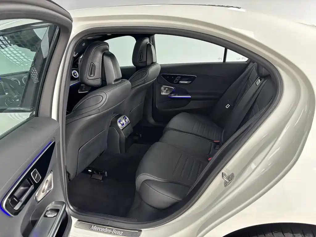 Mercedes-Benz C-Class — миниатюра 22
