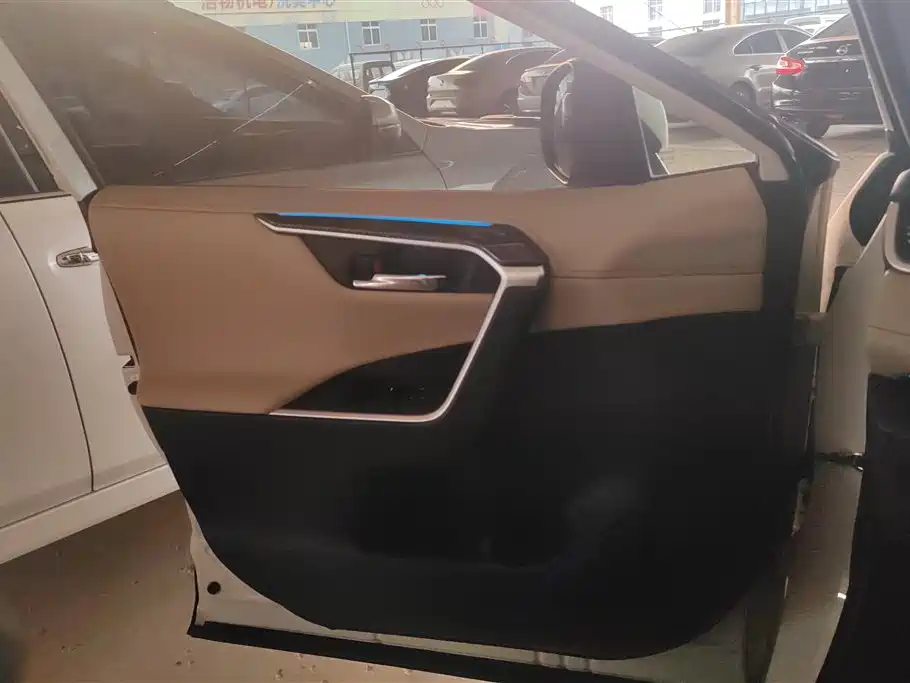 TOYOTA RAV4 RONGFANG