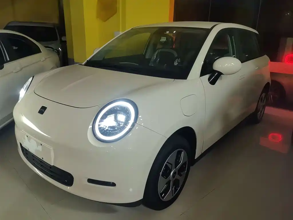 Yiwei Yiwei 3 2025
