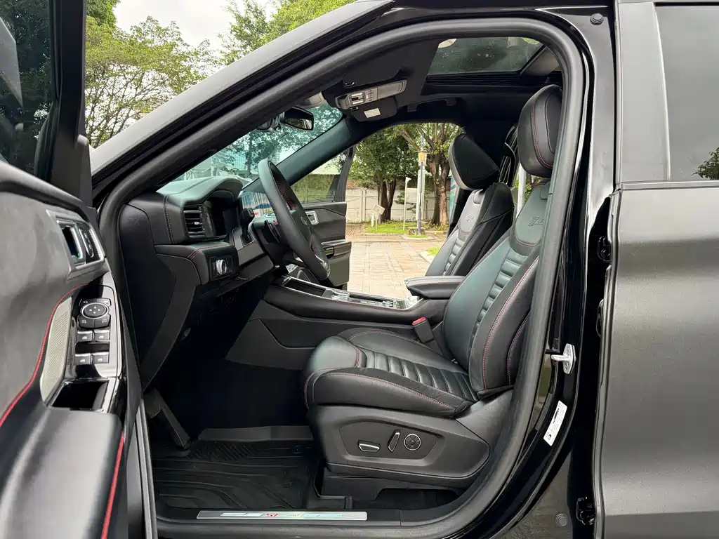 Ford Explorer — миниатюра 5