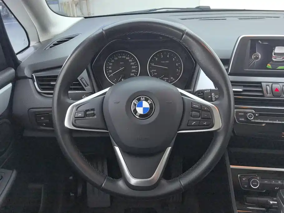 BMW 2 Series Active Tourer — миниатюра 15