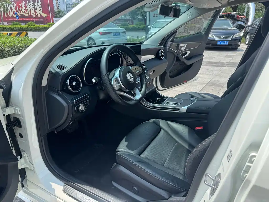Mercedes-Benz C-Class — миниатюра 9