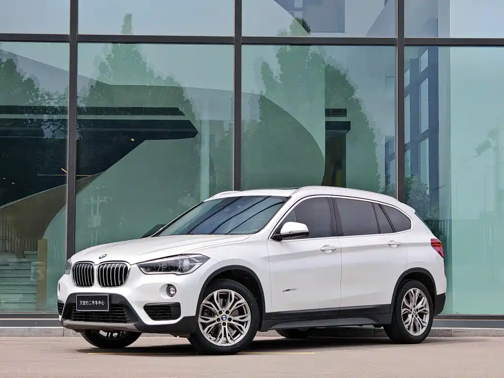 Купить BMW X1