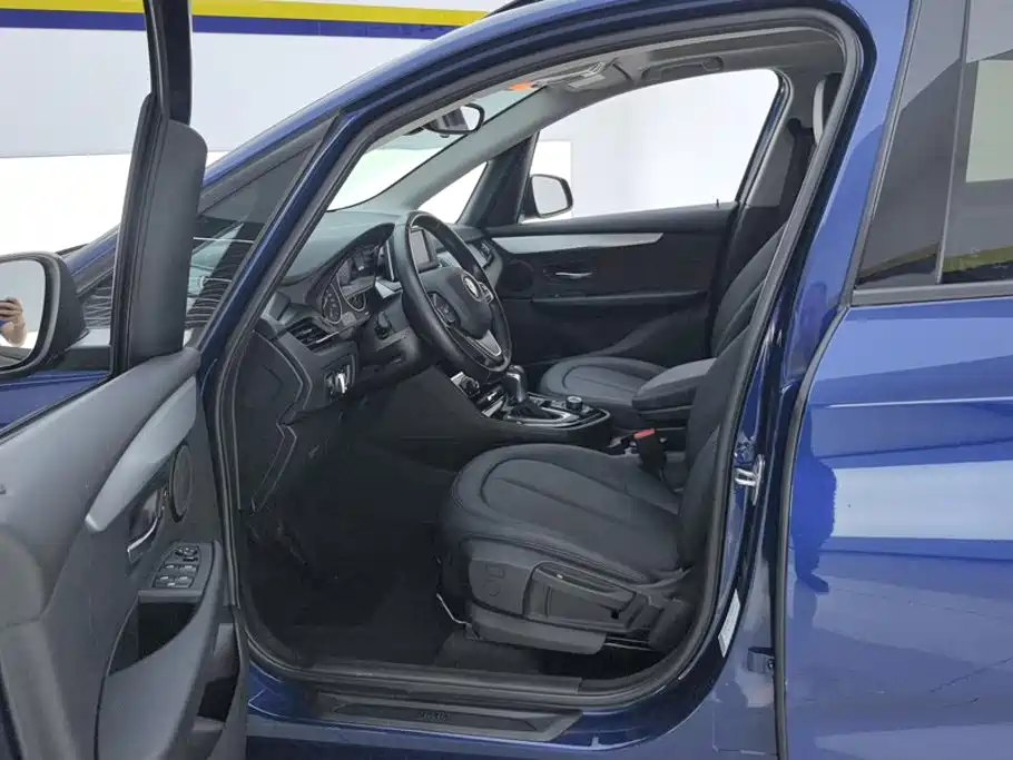 BMW 2 Series Active Tourer — миниатюра 9