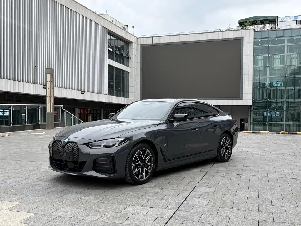 BMW i4