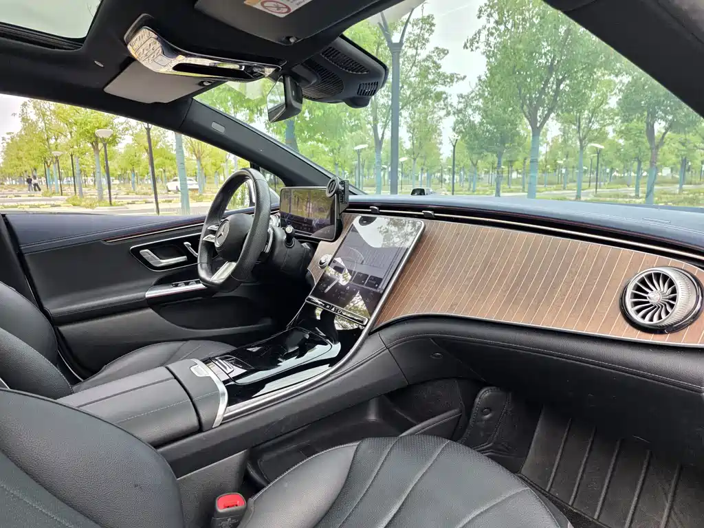 Mercedes-Benz EQE — миниатюра 19