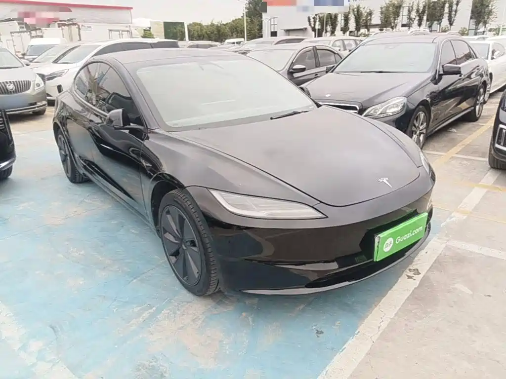 Tesla Model 3 — миниатюра 4
