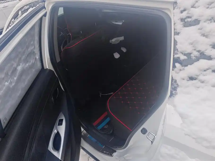 TOYOTA YARIS L ZHIXUAN