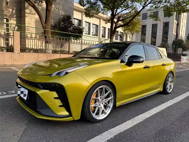 2023 Lynk & Co 03