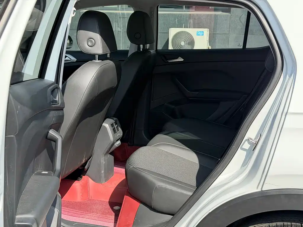 VOLKSWAGEN EXPLORING THE SHADOW