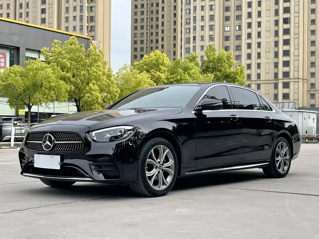 Mercedes-Benz E-Class 2022