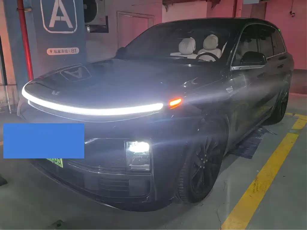 Li Auto L8