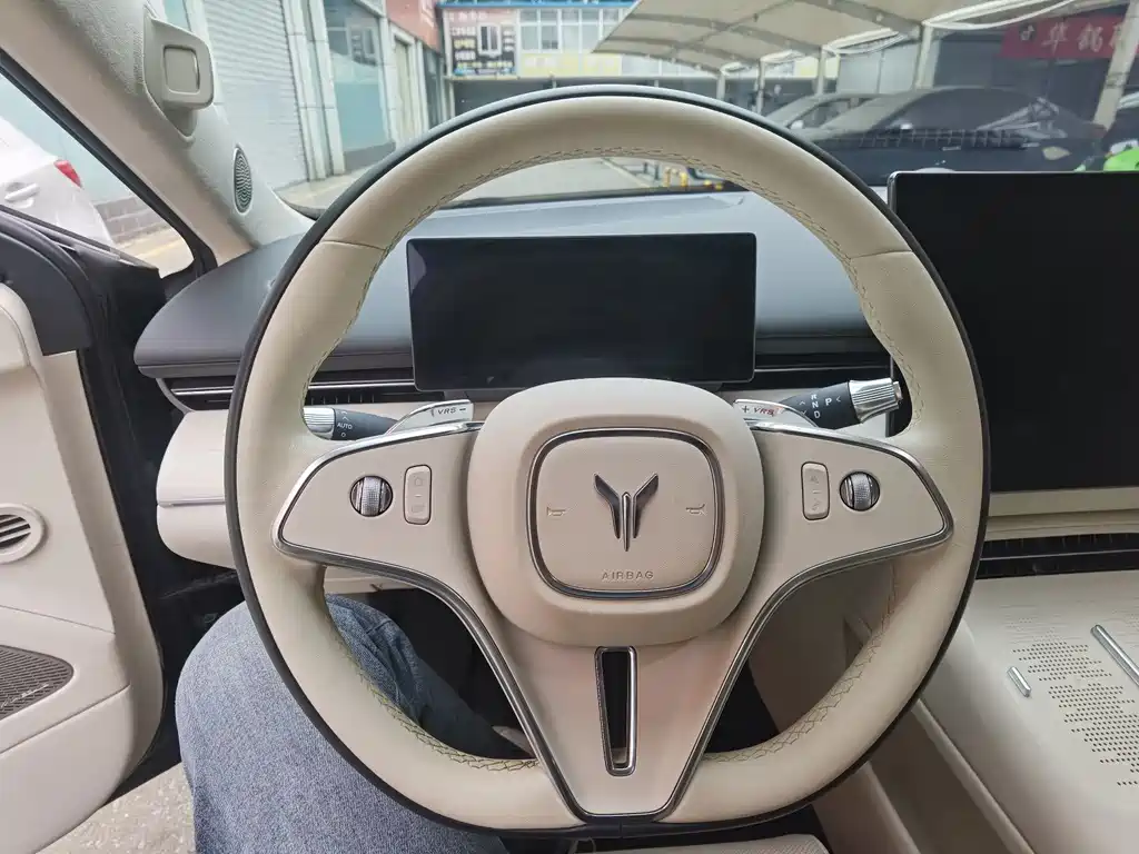 VOYAH Passion L — миниатюра 7