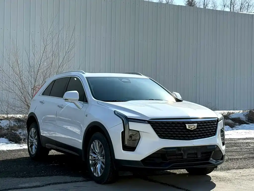 CADILLAC XT4