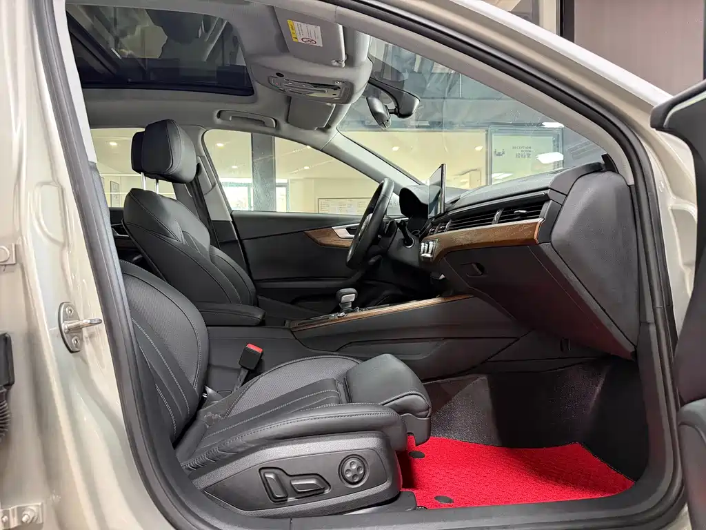 Audi A4L 2020 40 TFSI Luxury