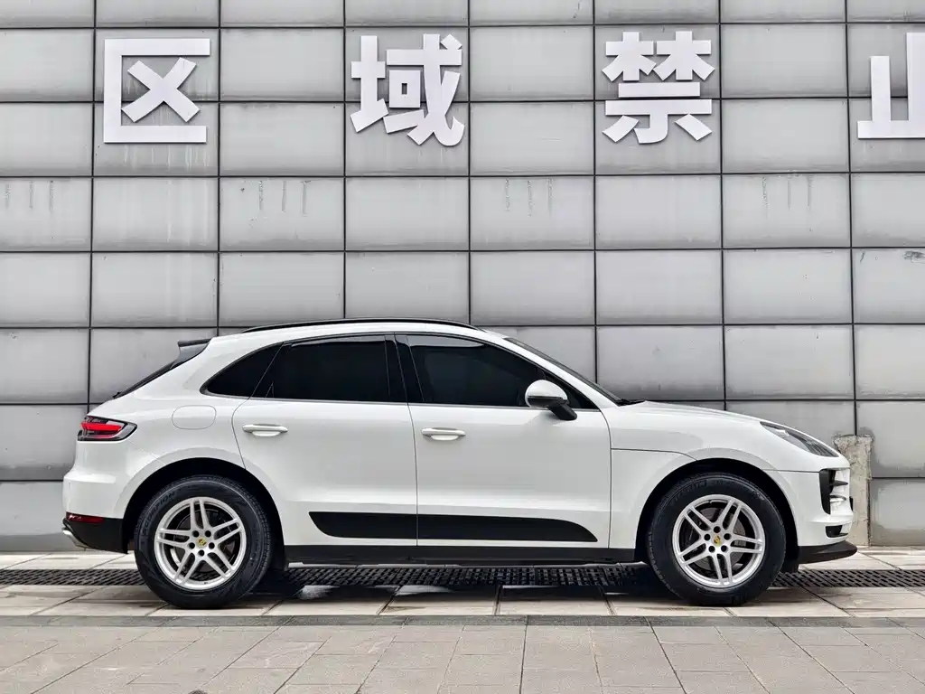 Porsche Macan — миниатюра 4