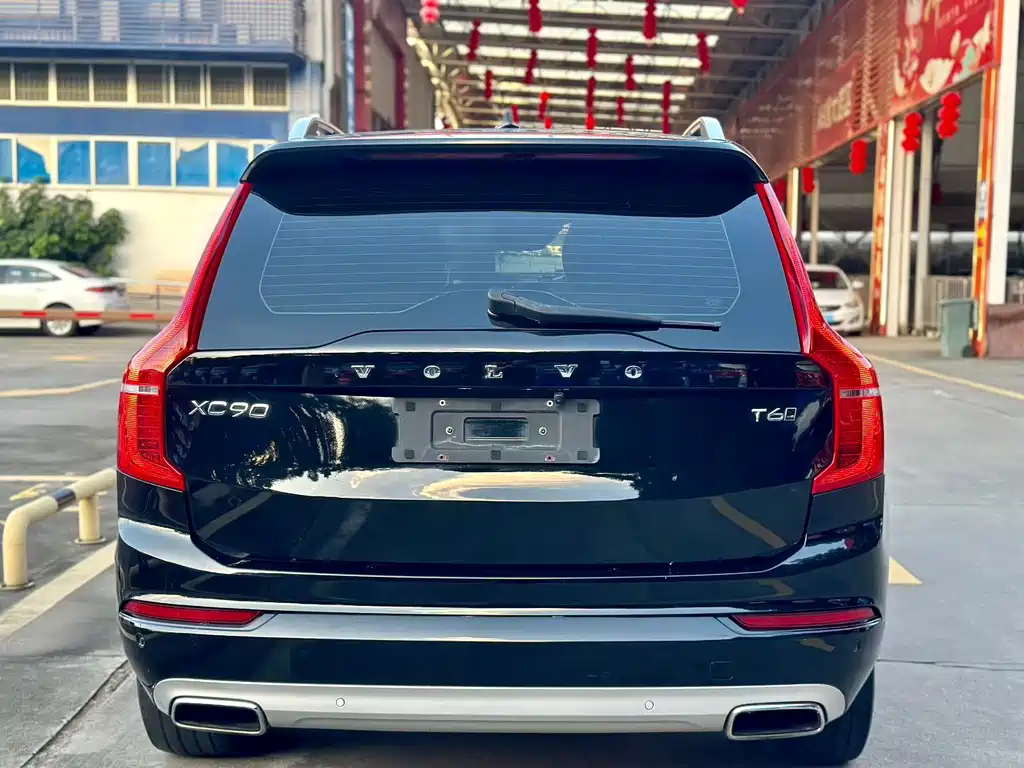 Volvo XC90 2018 T5 7 мест